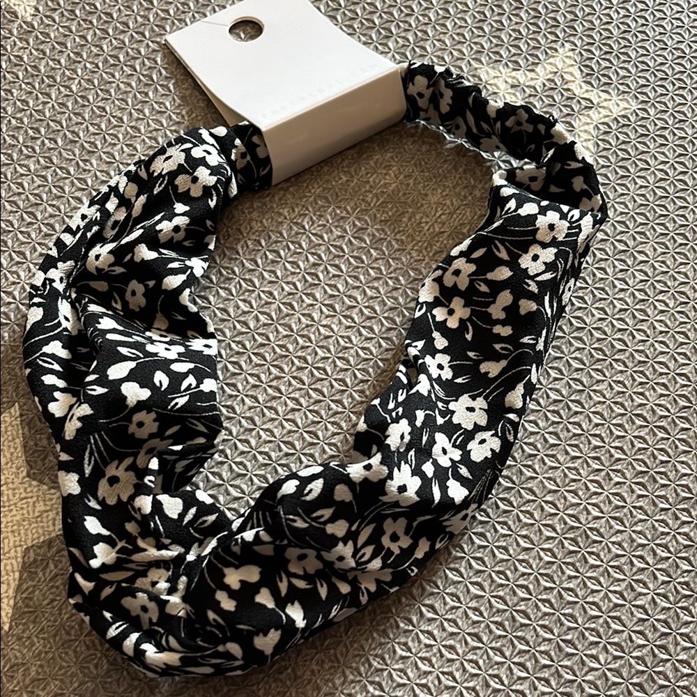 Floral Black and White Headband NEW